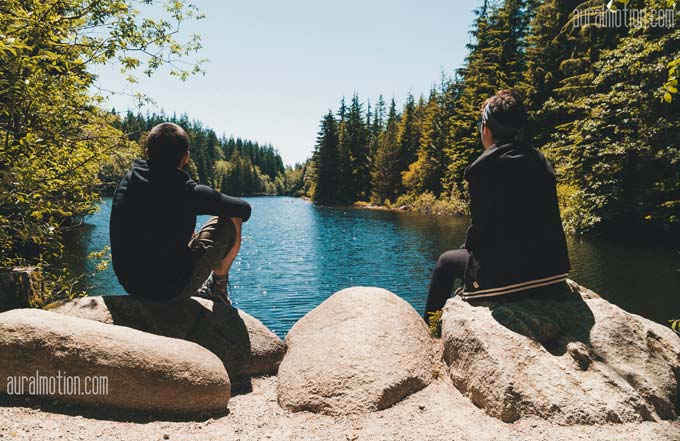 Young couple travelling around the world 