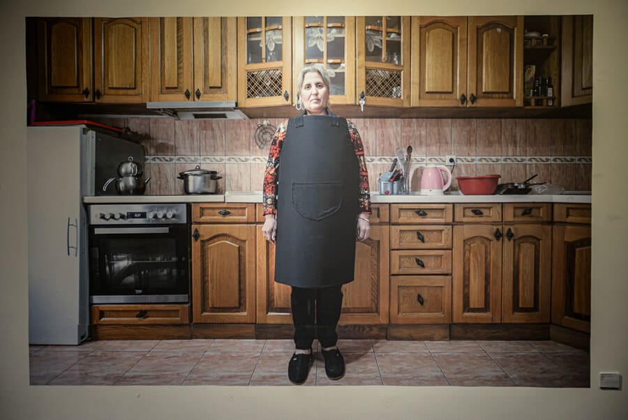 Mother in the kitchen / Photo: Patrik Domi, Kitchen Recipes: A Young Artist Demanding an End to Domestic Violence