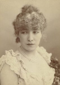 Sarah Bernhardt by Nadar / Photo: Shutterstock Everett Collection