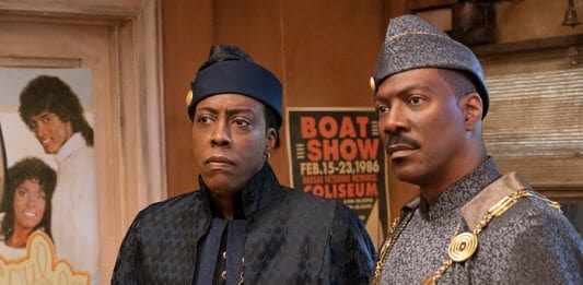 Arsenio Hall as Semmi and Eddie Murphy as Prince Akeem in Coming 2 America / Photo: Moviestillsdb